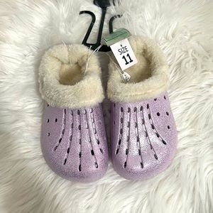 New and unworn girls purple glitter faux fur lined clogs